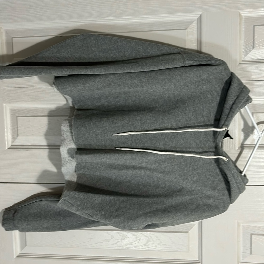 CROPPED GRAY HOODIE
